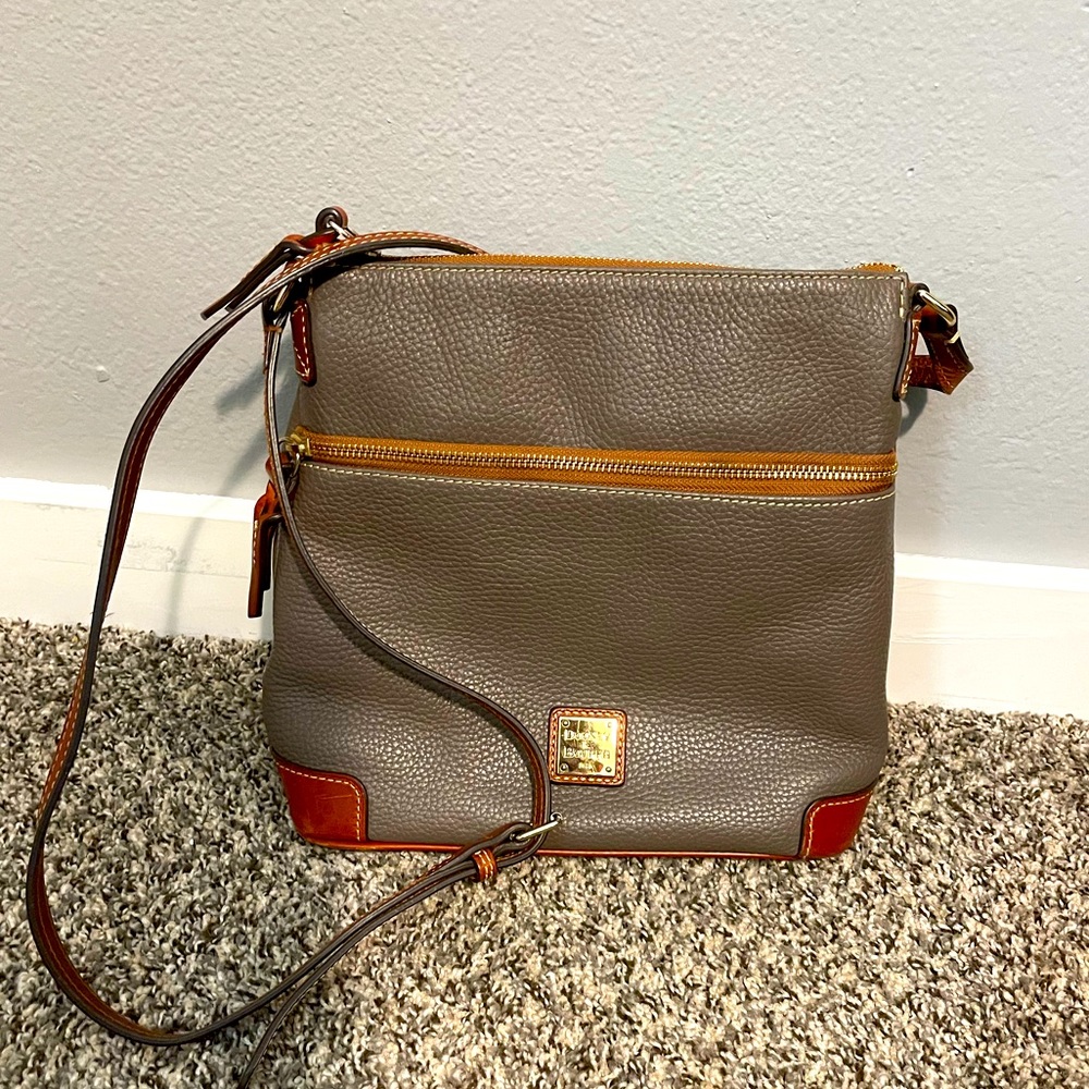 Dooney and bourke pebble grain crossbody.